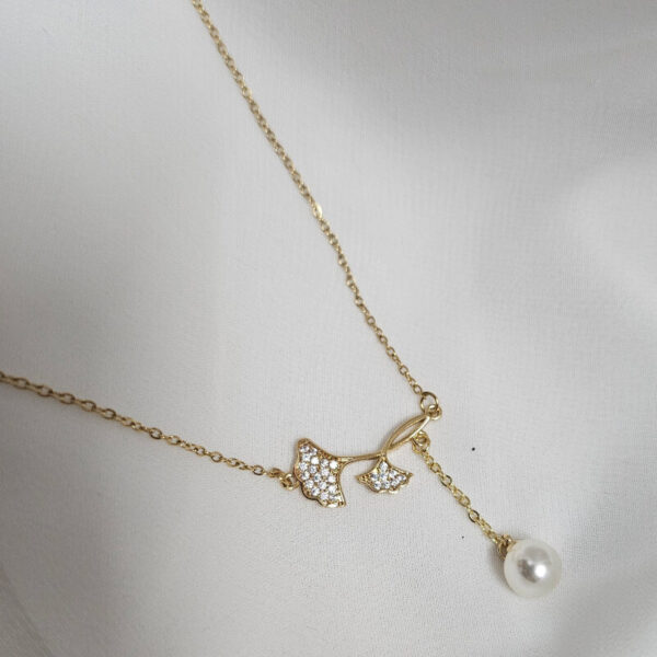 Gypsy Pearl Golden Necklace e1738352376976
