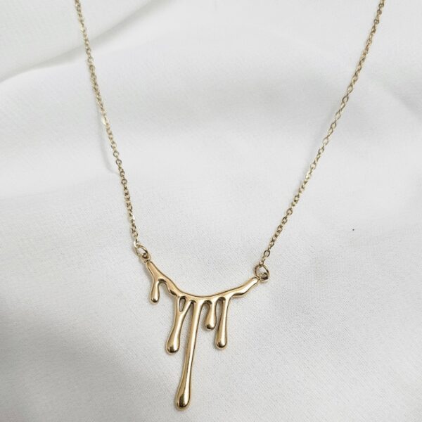 Liquis Golden Necklace
