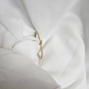 Lover's Loop Minimal Golden Bracelet