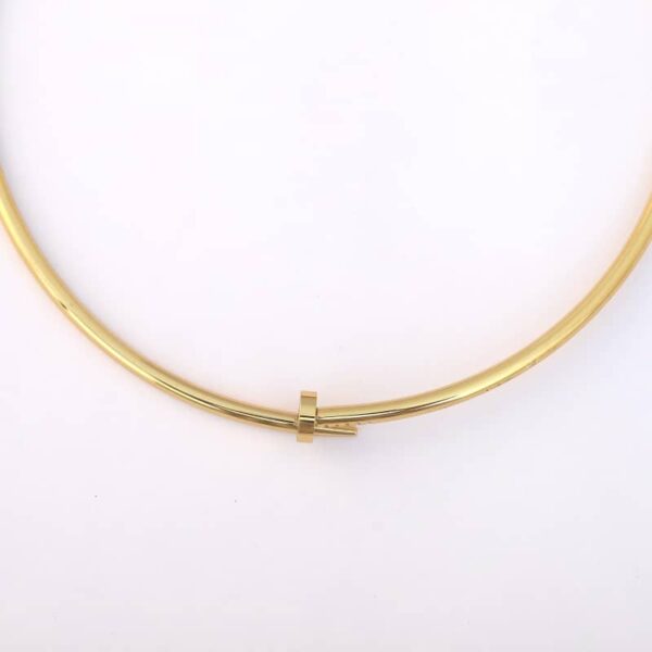 Timeless Elegance Round Hasli Necklace