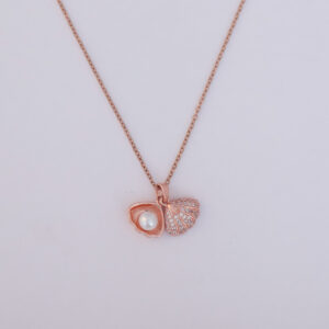 Pearl Shell Pendant Necklace