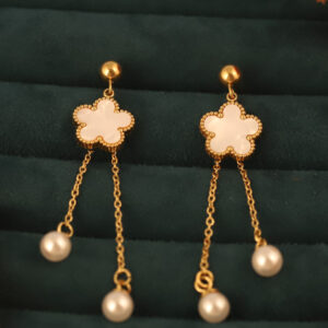 Clover Blossom Pearl Earrings