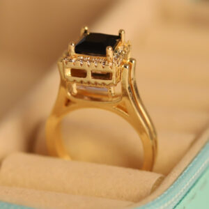 Dazzling Square Halo Ring Black