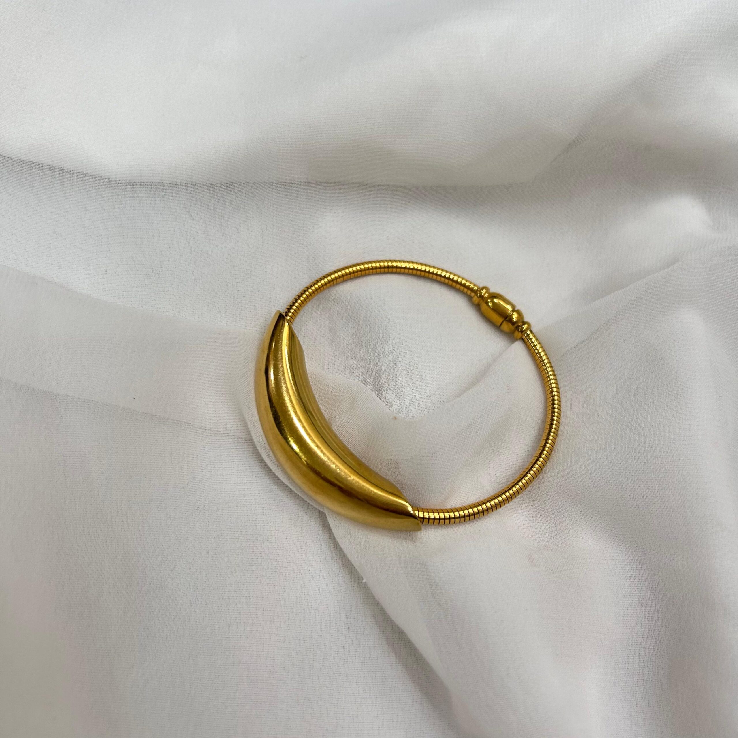 Elegant Pendant Gold Bracelet scaled