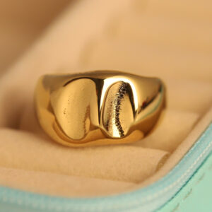 Fluid Gold Curve Ring