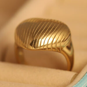 Golden Heart Stripes Ring