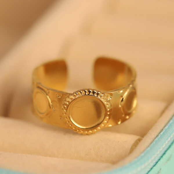 Elysian Orb Gold Ring - Image 2
