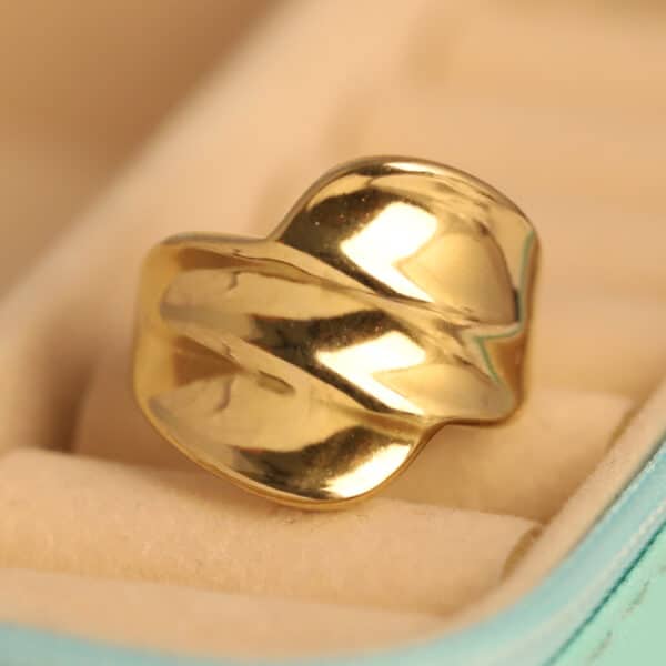 Golden Flow Sculpted Ring