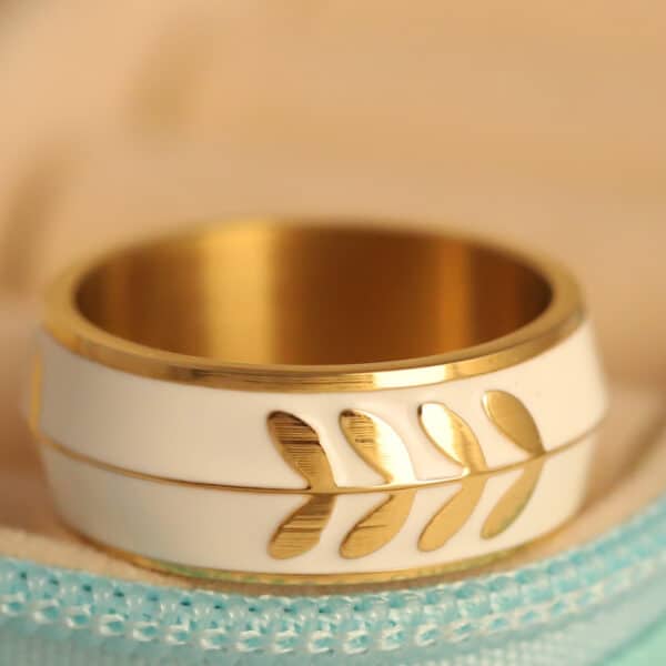 Golden Laurel Leaf Ring - Image 2