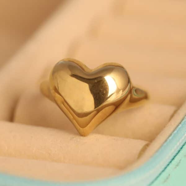Lustrous Heart Gold Ring