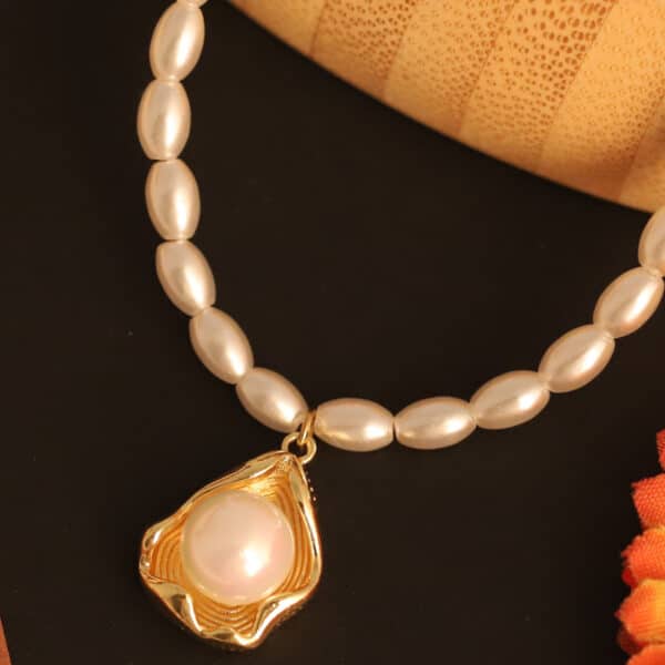 Opulent Pearl Bloom Necklace