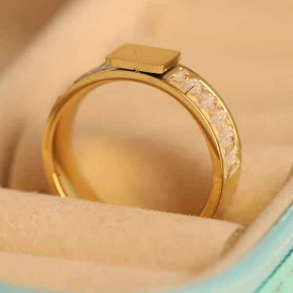 Regal Vantage Diamond Ring - Image 2