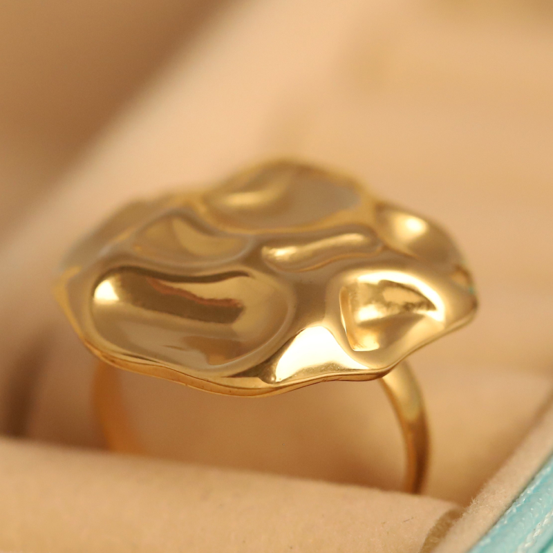 Sculpted Serenity Gold Ring 1