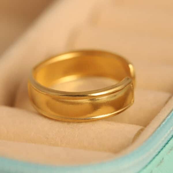 Simplicity Dot Gold Ring - Image 3
