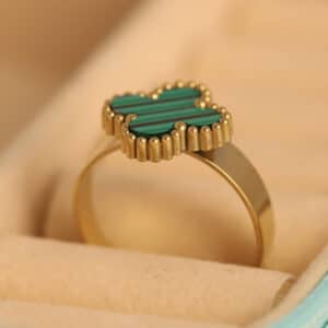 Verdant Elegance Stripe Ring