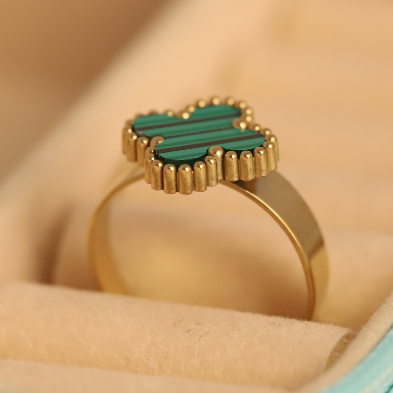 Verdant Elegance Stripe Ring